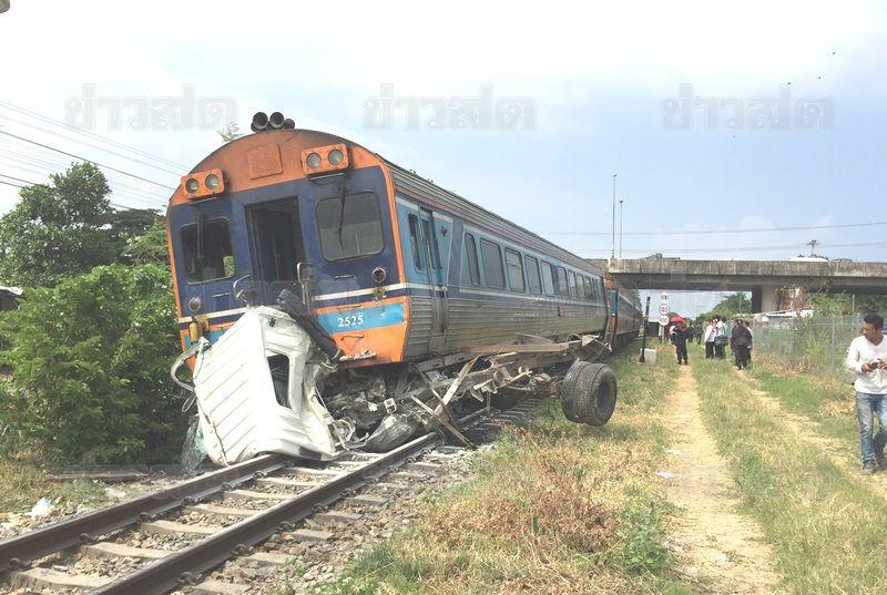 อุบัติเหตุรถไฟชนกับรถยนต์
