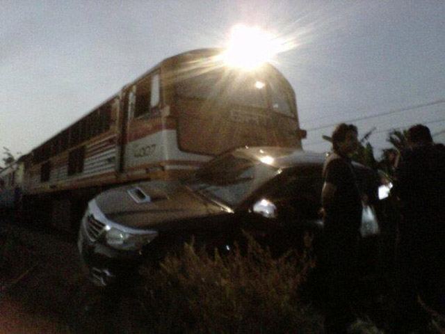 อุบัติเหตุรถไฟชนกับรถยนต์