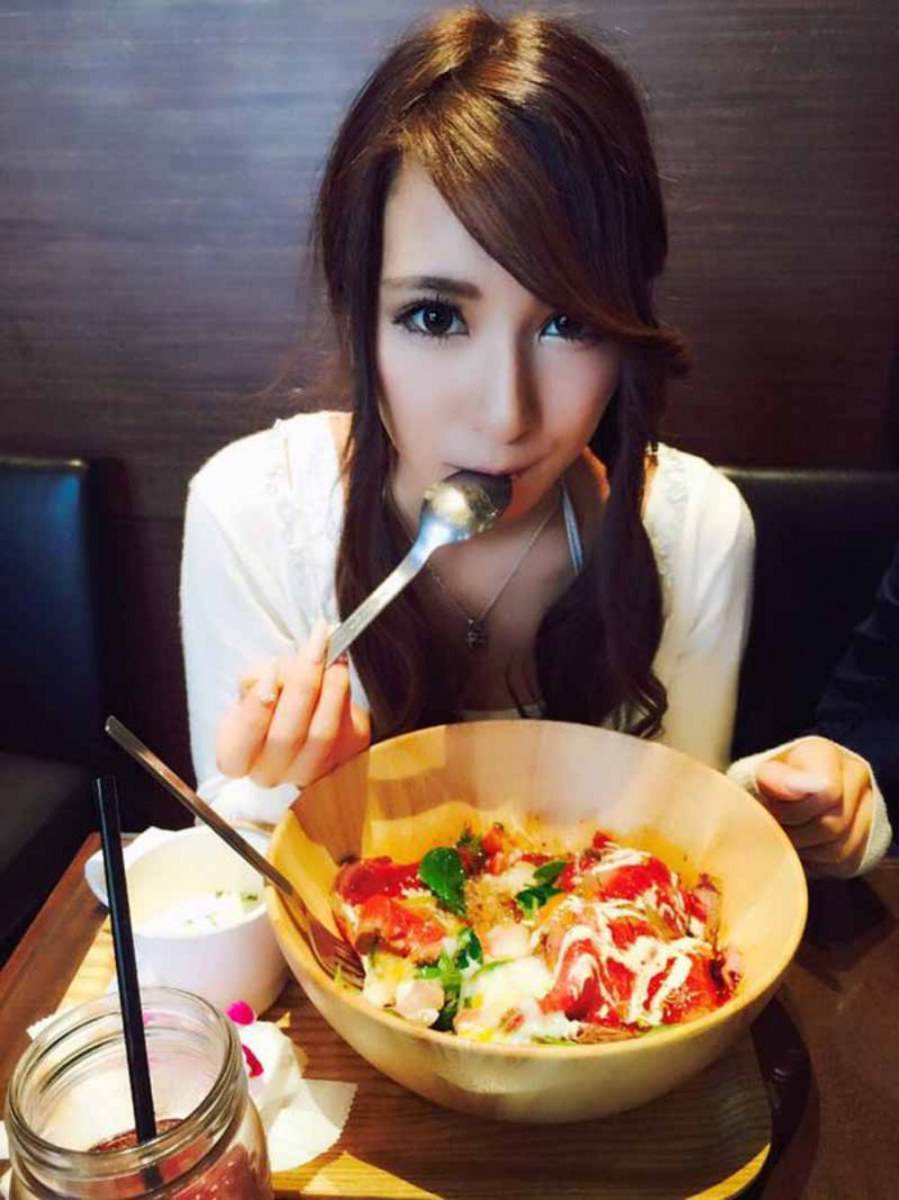สาวน้อยสุดแบ๊วเห็นแล้วต้องหลงรัก Cup G