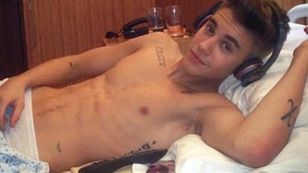 JUSTIN BIEBER TURNS 22: โมเม้นที่แซ่บที่สุด