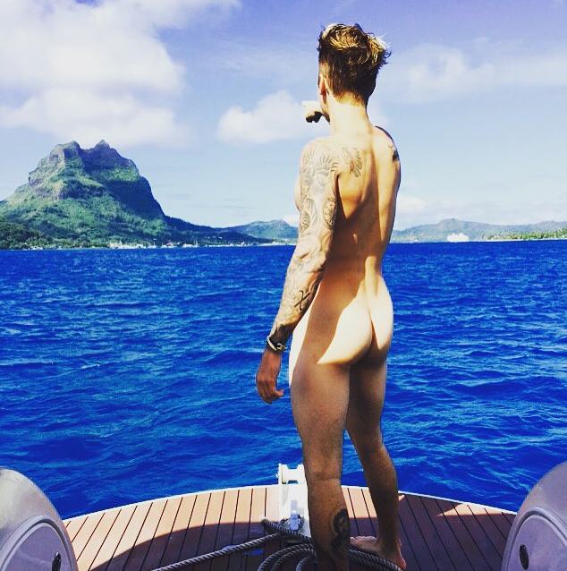 JUSTIN BIEBER TURNS 22: โมเม้นที่แซ่บที่สุด