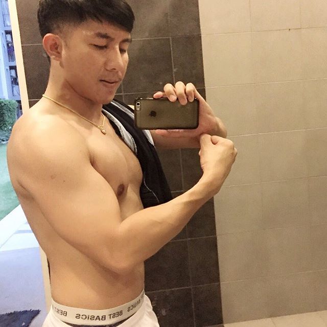 แซ่บเว่อร์!! แนวผู้ใหญ่ ไข่เบ้ขวา เป้าตุง กล้ามแน่น