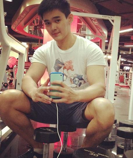 แซบมากคนนี้  เขาชื่ออะไรเหรอ +บารวี ๕๕๓