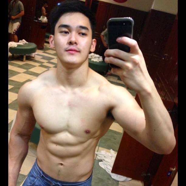 แซบมากคนนี้  เขาชื่ออะไรเหรอ +บารวี ๕๕๓