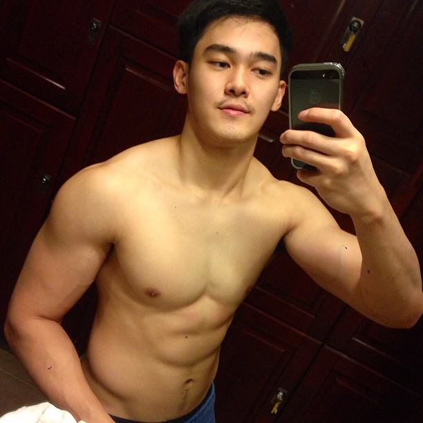แซบมากคนนี้  เขาชื่ออะไรเหรอ +บารวี ๕๕๓