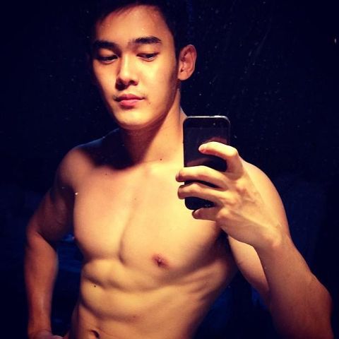 แซบมากคนนี้  เขาชื่ออะไรเหรอ +บารวี ๕๕๓