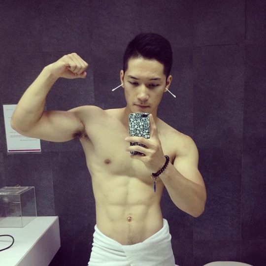หนุ่มหล่อในเฟส