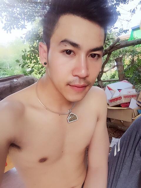 หนุ่มหล่อในเฟส