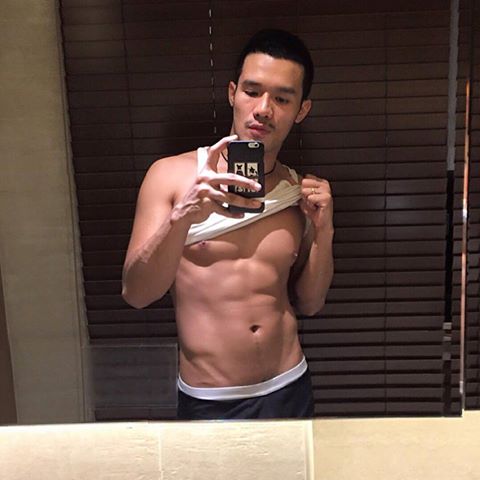 หนุ่มหล่อในเฟส