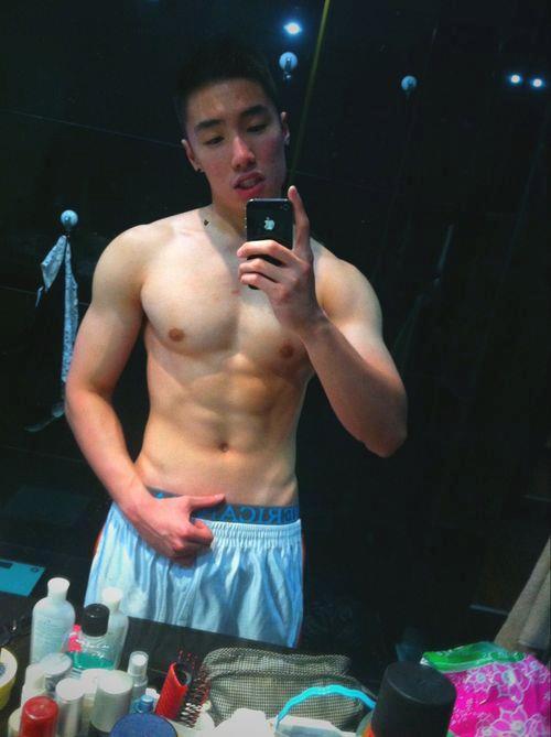 หนุ่มหล่อในเฟส