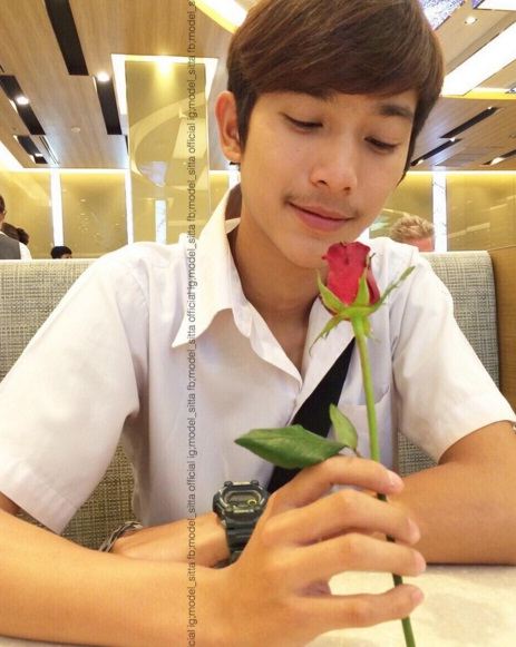 "โมเดล ศิฐฑา"  หนุ่มละอ่อน  วัย18 ปี  ผู้รับบท "พระปิ่นศิลป์ชัย แก้วหน้าม้า"