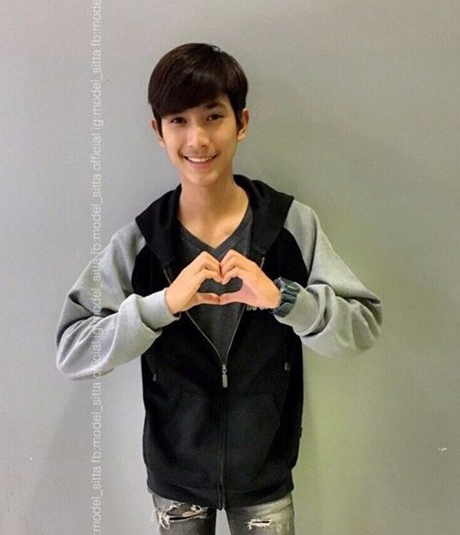 "โมเดล ศิฐฑา"  หนุ่มละอ่อน  วัย18 ปี  ผู้รับบท "พระปิ่นศิลป์ชัย แก้วหน้าม้า"
