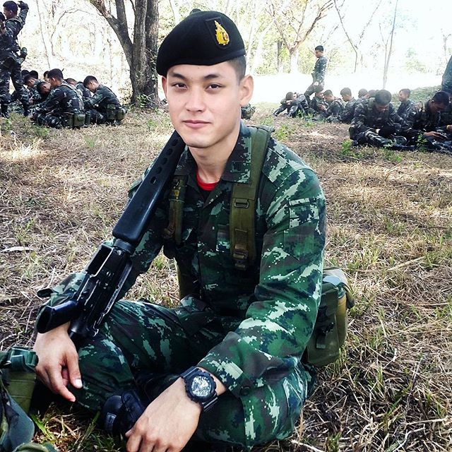 แชร์วอนเน็ต!!! ทหารกล้ามแน่น บอกด้วย งานละเอียด ซิกแพ็คแน่น กรอก หวาน