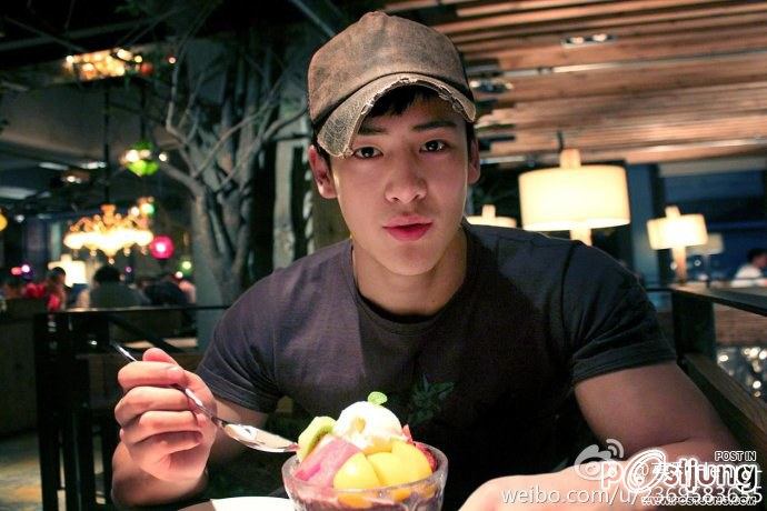 ปล่อยเฮนรี่บ้าง เก็บไว้มานาน จำได้ว่าเมื่อก่อนกรี๊ดมาก ตามโหลดทุกเว็ปไม่กลัวซ้ำอ่ะ 564