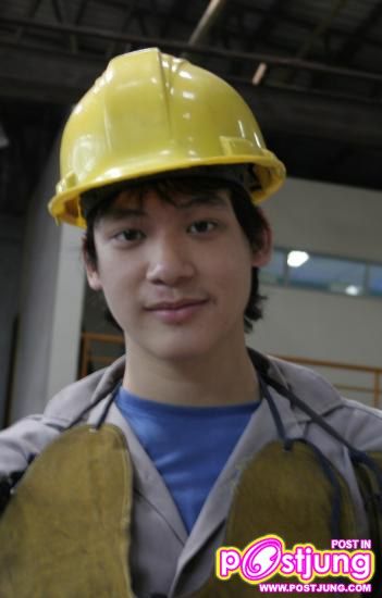 ทุกคนก็เคยพลาดมาก่อนทั้งนั้น  ตอนพี่อายุ 16 พี่ก็เคยพลาดเหมือนกัน   (ไม่เกี่ยวกับภาพของดาราที่จะนำเสนอต่อไปนี้เลยนะ)