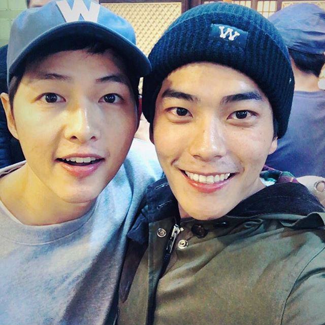 เอาไอจีพี่ทหารอัลฟาทีมจากซีรีส์ #DescendantsoftheSun มาฝาก ทีมภริยาทหารฟอลด่วน!