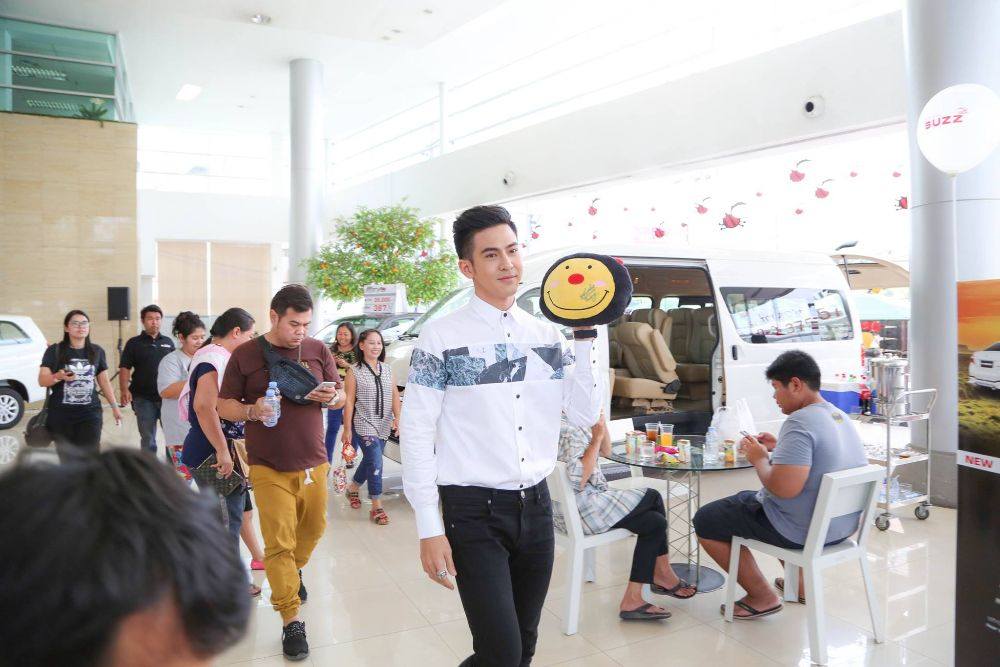 เต้ย พงศกร ที่โตโยต้าบัสส์ สาขาเสรีไทย