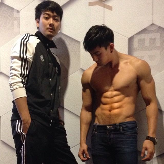 หนึ่ง สอง สาม เอาล่ำเบอร์ไหนครับ 581