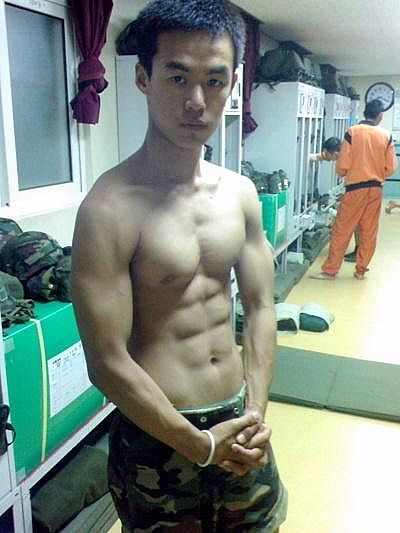 รวมมิตรผู้ชายแซบ  ที่เห็นว่าเร่งโพสต์เนี่ย ตอนนี้คอมใกล้เต็ม ต้องรีบโพสต์และลบออกบ้าง 586