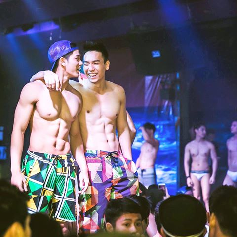 ตะลุยผับเกย์