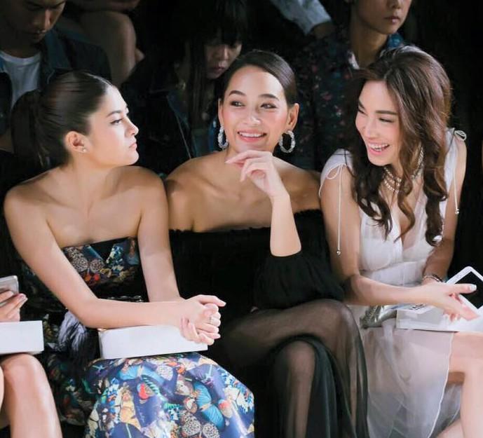 ปาปารัสซี่ ดาราหญิงไปดูงาน elle elle men fashion show ที่ผ่านมาอาทิตย์ที่ผ่านมา