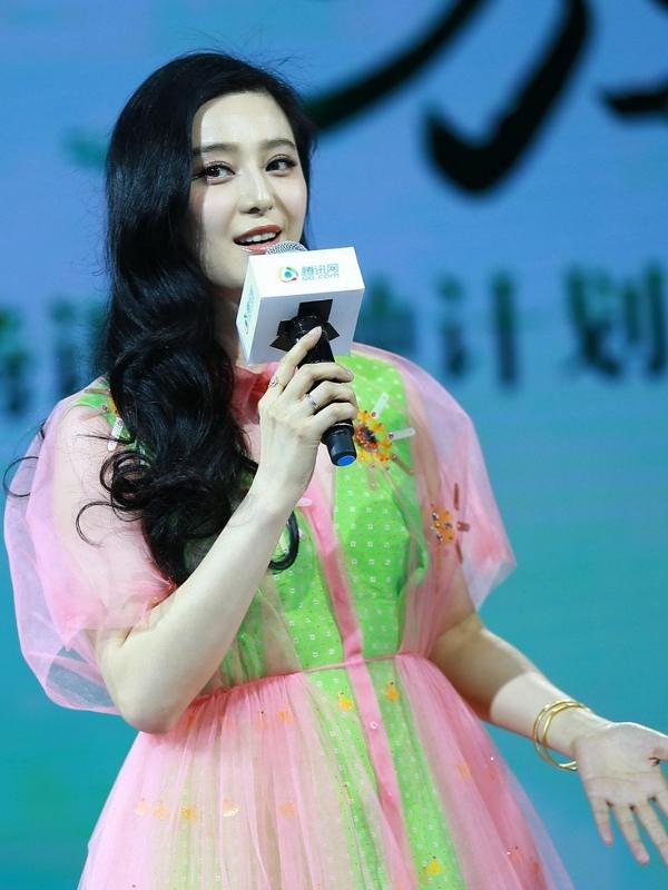 Fan Bing Bing สวย หวาน ในชุดสุดแบ๊วของ Delpozo