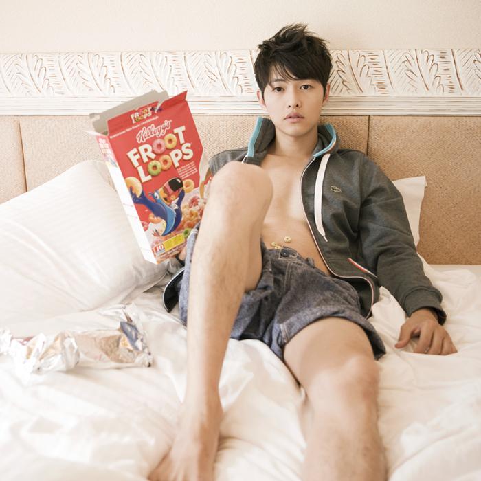 ส่องภาพความหล่อของ &ldquo;ซงจุงกิ&rdquo; พระเอกหนุ่มเกาหลีที่กำลังมาแรงในขณะนี้จาก Descendants of the Sun