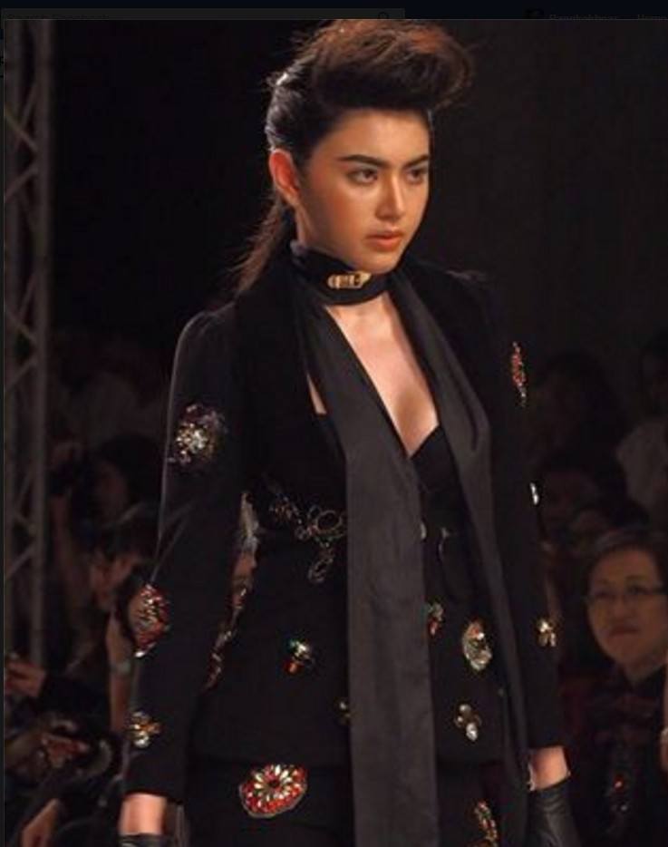 Strong ..! ELLE MEN FASHION SHOW .. บี น้ำทิพย์ vs ใหม่ ดาวิกา vs แนท