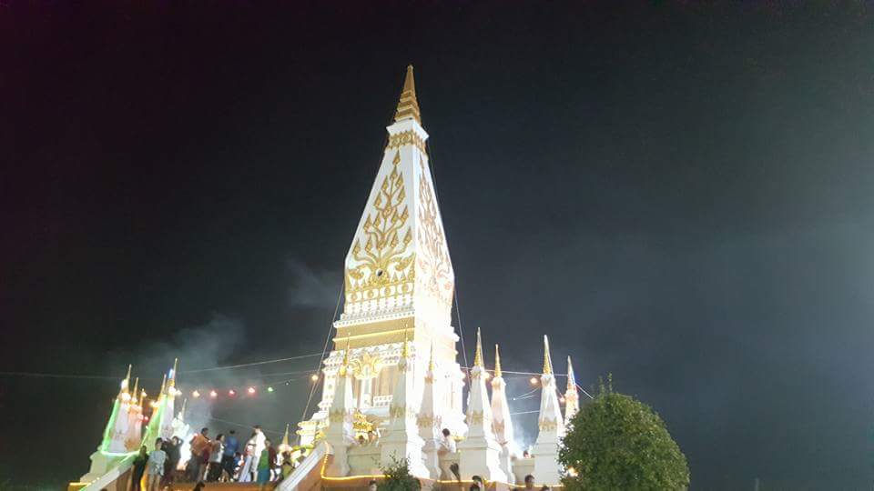 พระธาตุพนมจำลอง จังหวัดกาฬสินธุ์