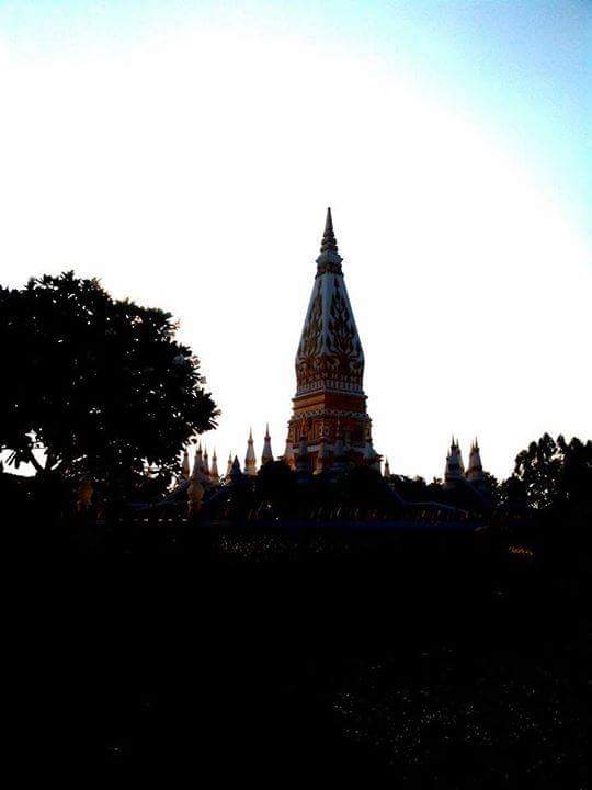 พระธาตุพนมจำลอง จังหวัดกาฬสินธุ์