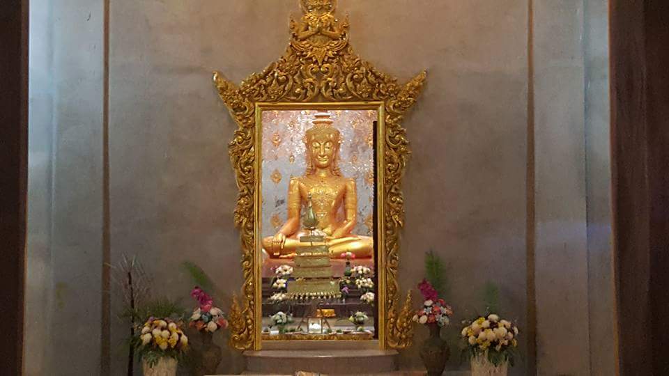 พระธาตุพนมจำลอง จังหวัดกาฬสินธุ์
