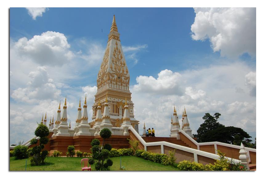 พระธาตุพนมจำลอง จังหวัดกาฬสินธุ์