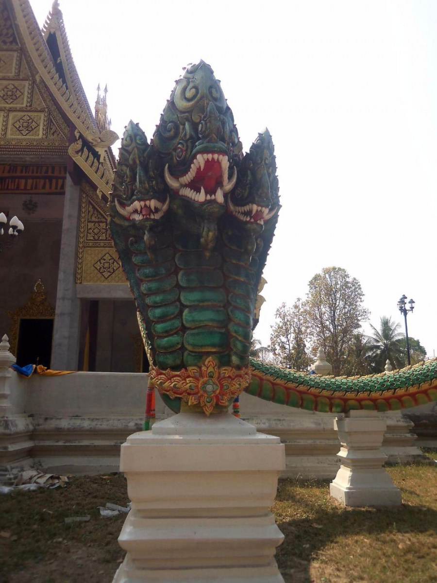 พระธาตุพนมจำลอง จังหวัดกาฬสินธุ์