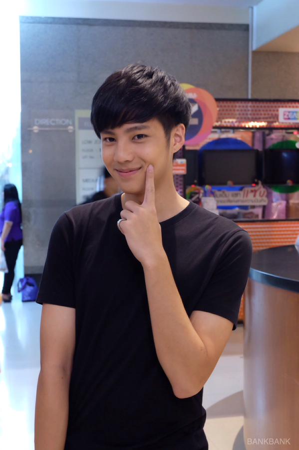 หนุ่มฮอต!! แบงค์ ธิติ หล่อแซ่บจริงๆ หนุ่มน้อยคนนี้