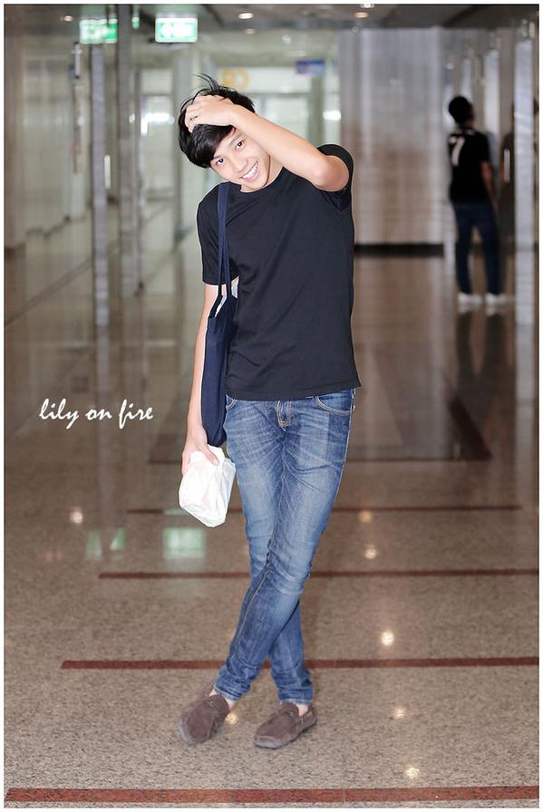 หนุ่มฮอต!! แบงค์ ธิติ หล่อแซ่บจริงๆ หนุ่มน้อยคนนี้
