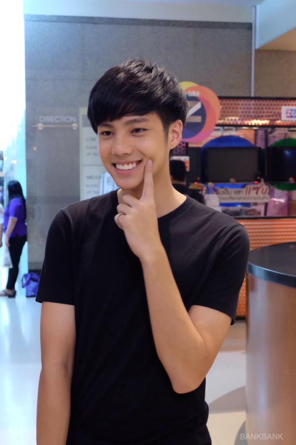 หนุ่มฮอต!! แบงค์ ธิติ หล่อแซ่บจริงๆ หนุ่มน้อยคนนี้