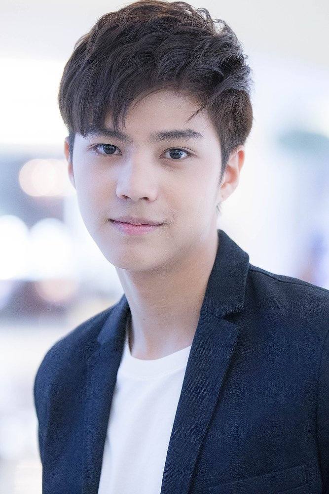 หนุ่มฮอต!! แบงค์ ธิติ หล่อแซ่บจริงๆ หนุ่มน้อยคนนี้