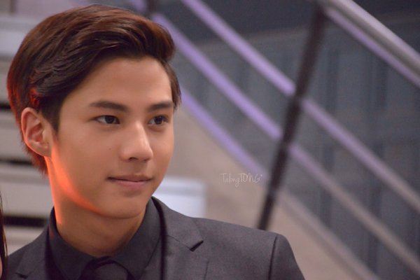หนุ่มฮอต!! แบงค์ ธิติ หล่อแซ่บจริงๆ หนุ่มน้อยคนนี้