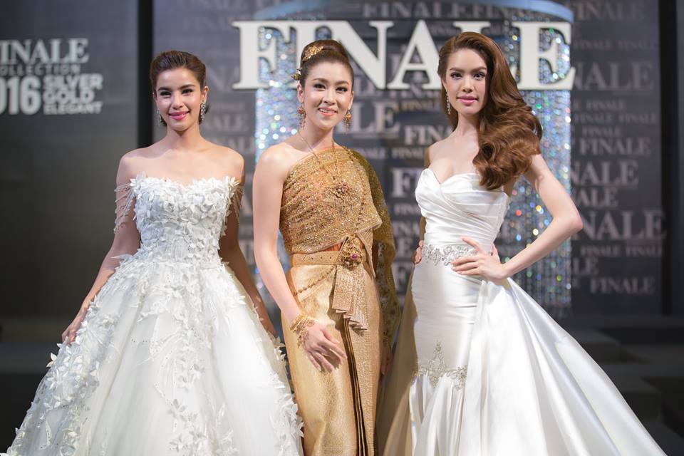 เหล่านางเอกช่อง 7 เดินแบบชุดเจ้าสาว FINALE WEDDING STUDIO @ Siam Paragon