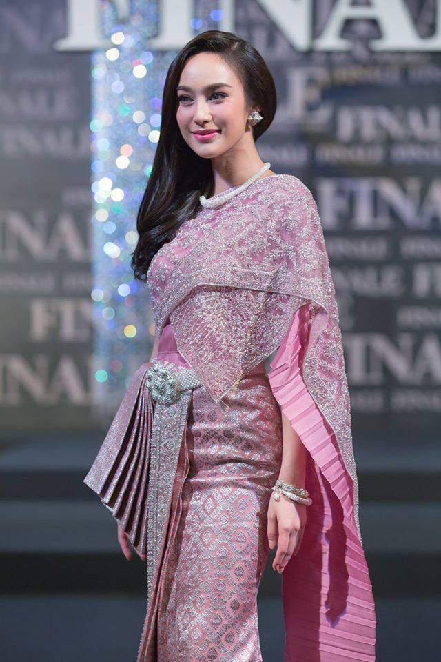 เหล่านางเอกช่อง 7 เดินแบบชุดเจ้าสาว FINALE WEDDING STUDIO @ Siam Paragon