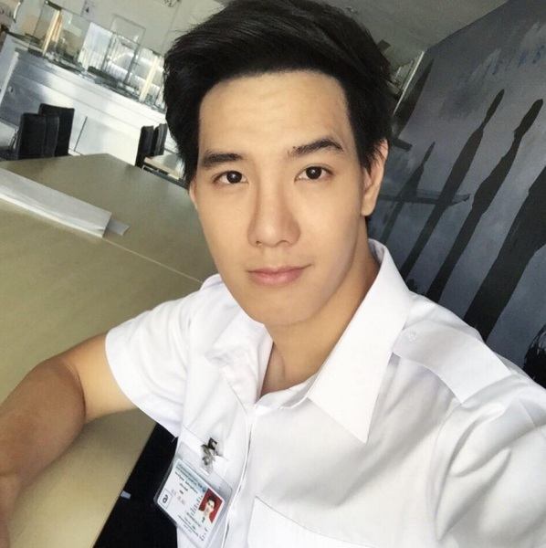 ตี๋หล่อว่าที่นักบิน"เบสท์" จากรายการ "I Can See Your Voice"