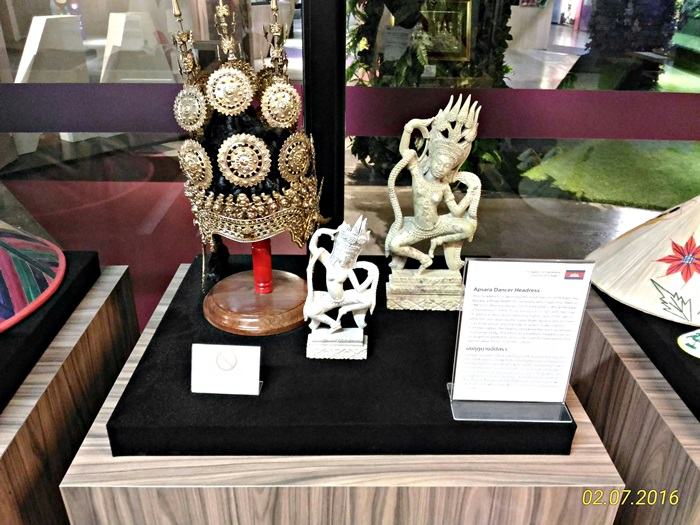 ศิลปะวัตถุอาเซื่ยน  ที่หอศิลป์ถนนราชดำเนิน