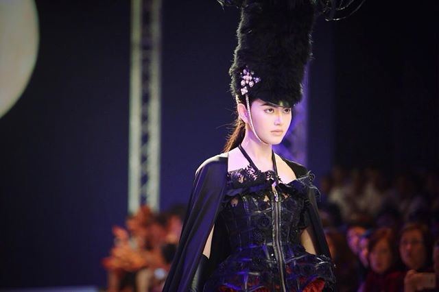 นางพญา..ใหม่ ดาวิกา..เกือบสะดุดกลาง รันเวย์