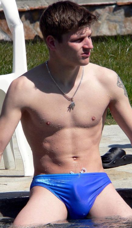 Hot guy in underwear 128