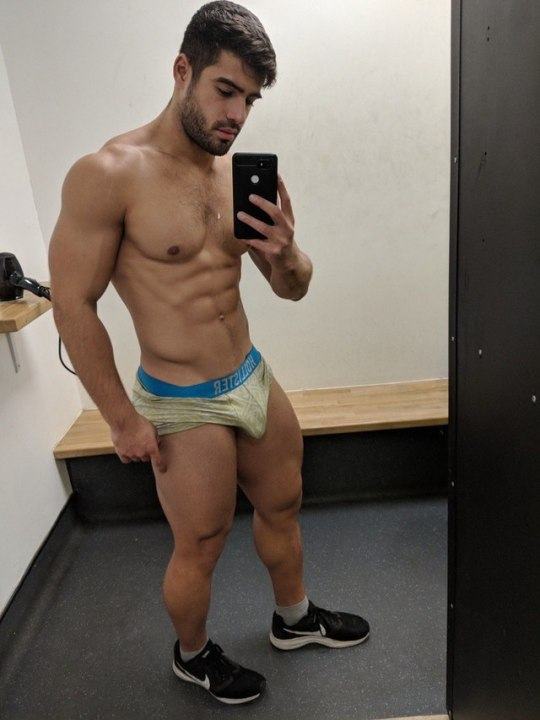 Hot guy in underwear 128