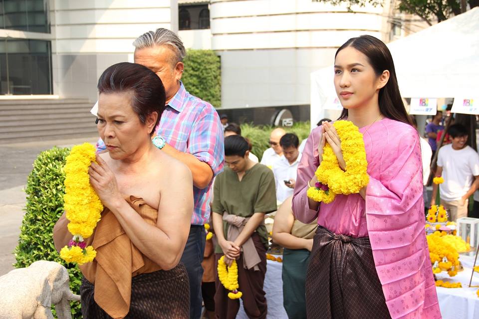 &ldquo;ช่อง 8&rdquo;บวงสรวง &ldquo;แม่นาก&rdquo; ดึง ใบเตย-มาร์ติน ปลุกตำนานรักอมตะ