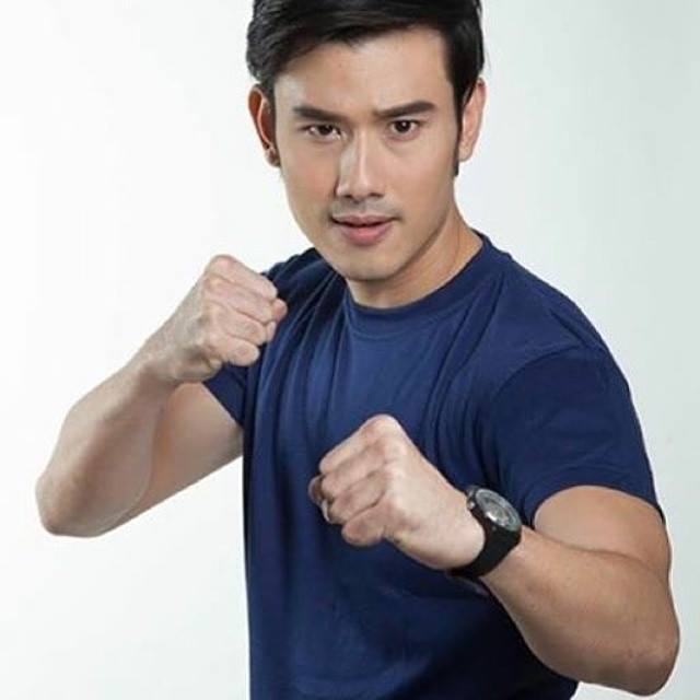 ขอมา..จัดให้!! หนุ่ม"ท๊อป"หล่อแซ่บมีเสน่ห์แบบนี้ไง มิน่า สาวแท้ สาวเทียม เก้งกวาง ถึงชอบกันนักหนา!