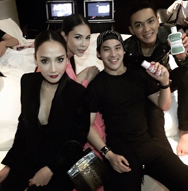 เมื่อ อั้ม พัชราภา โดดเล่น MV เพลง "แร้ง" ของ "ดัง พันกร" บอกเลยงานนี้แซ่บ 3 พฤษภาคม 2559 นี่ได้ดูแน่นอน !