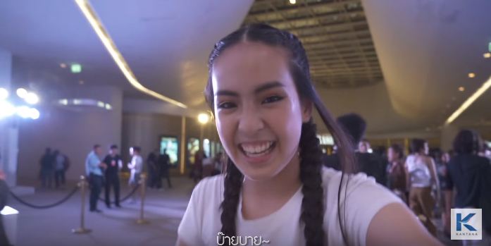 ลิลลี่ The Face  เดินแบบ ปังมาก! ในงาน ELLE FASHION WEEK 2016