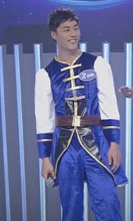 หนุ่มหน้าใส+เป้ากระเเทกตา
